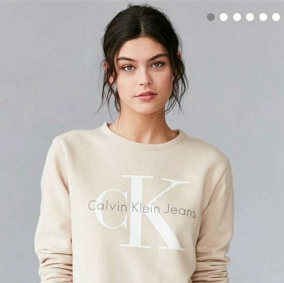 🚫 SOLD: Calvin Klein Crewneck - Picture 1 of 5